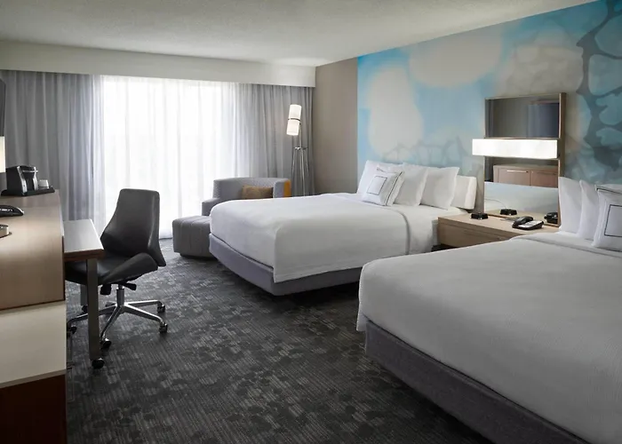 Courtyard By Marriott Toronto Airport